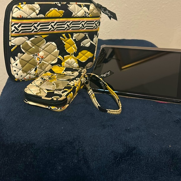 Vera Bradley bag and phone case - Picture 7 of 9
